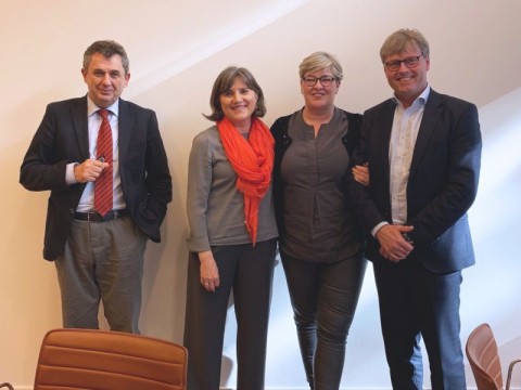 NEXION und STENHØJ bündeln ihre Kräfte im europäischen Markt Führungskräfte von NEXION und STENHØJ besiegeln Partnerschaft