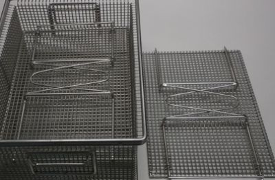 Verschlussdeckel VA 85301 höhenverstellbar für Kleinteilekorb 85300 Höhenverstellbarer Verschlussdeckel aus Edelstahl passend zum Kleinteilekorb 85300