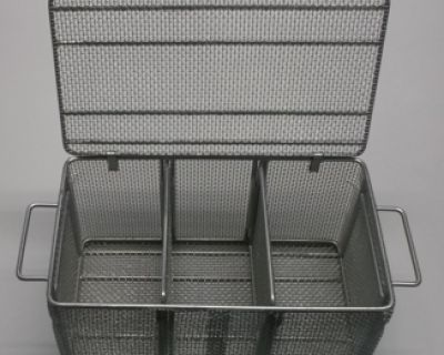 Kleinteilekorb S51826 mit Unterteilung, 400 x 200 x 170 mm, MW 6 mm Kleinteilekorb aus Edelstahl mit Unterteilung, 400 x 200 x 170 mm, Maschenweite 6 mm