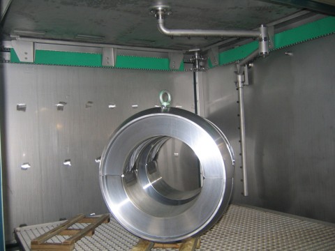 Innenansicht Frontlader PF 150 mit Antriebslager und geführtem Düsenrohrsystem